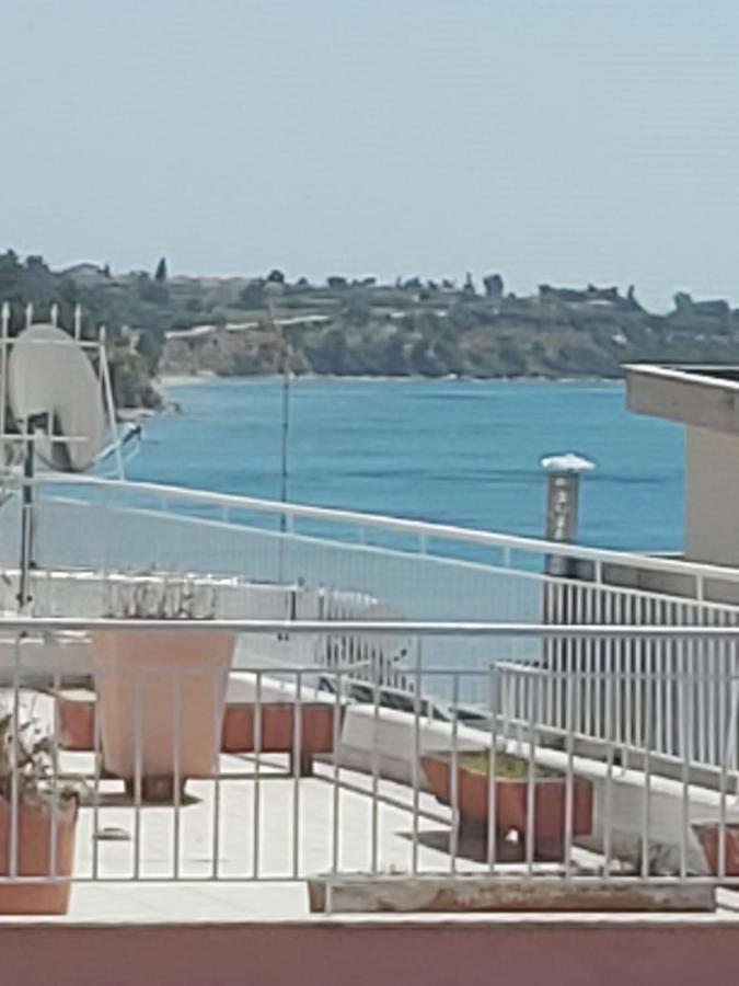Grcka Reni Greece Beach Penthaus 3 Nea Kallikrateia Exterior photo